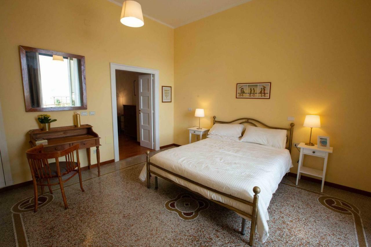 Apartamento Orazio On The Castle By Dimorra Nápoles Exterior foto
