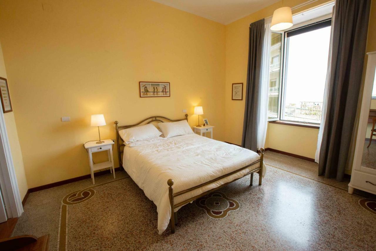 Apartamento Orazio On The Castle By Dimorra Nápoles Exterior foto
